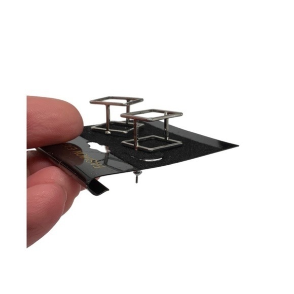 Gennaro silver tone 3D dimensional square earrings NWT - Picture 4 of 4